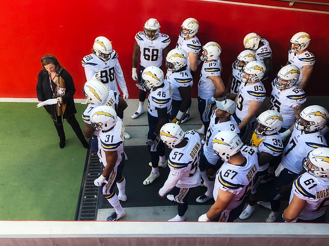 蒂姆·邓肯现身助阵，勇士队轻取马刺.